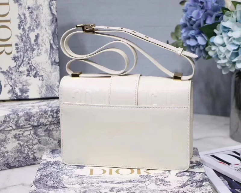 Dior 30 Montaigne Shoulder Bag In White Calfskin